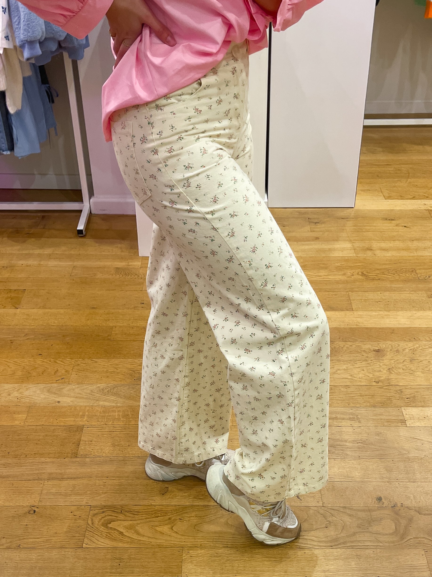 Flower explosion pants